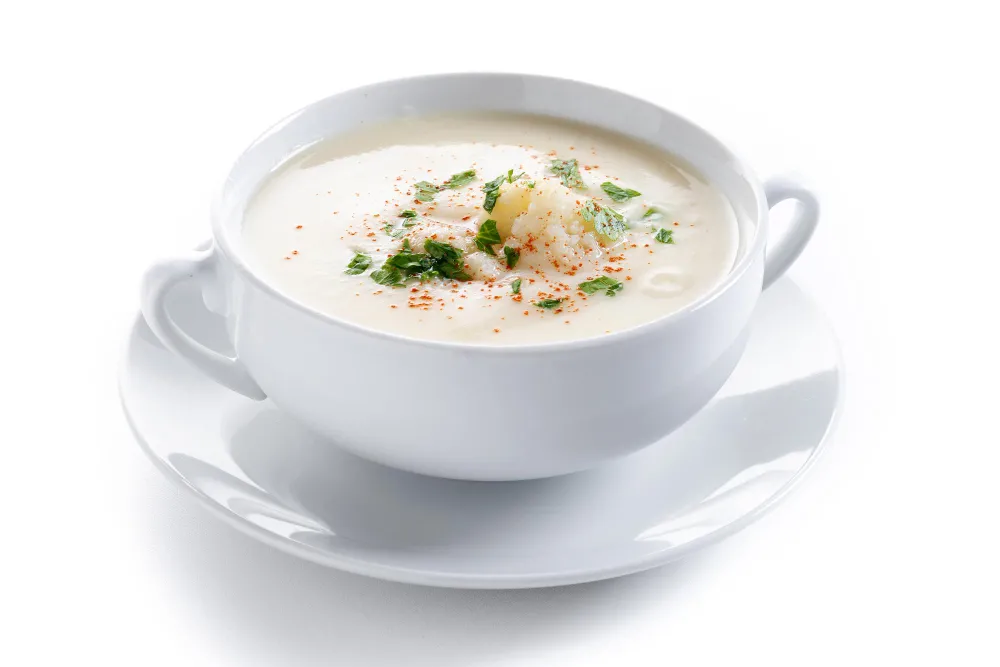 Sarımsaklı Yoğurt Çorbası